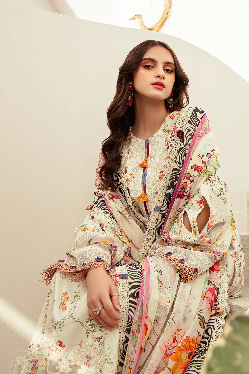 Alif Affordable Lawn by Abbas Jamil Rajpoot  – Gardian