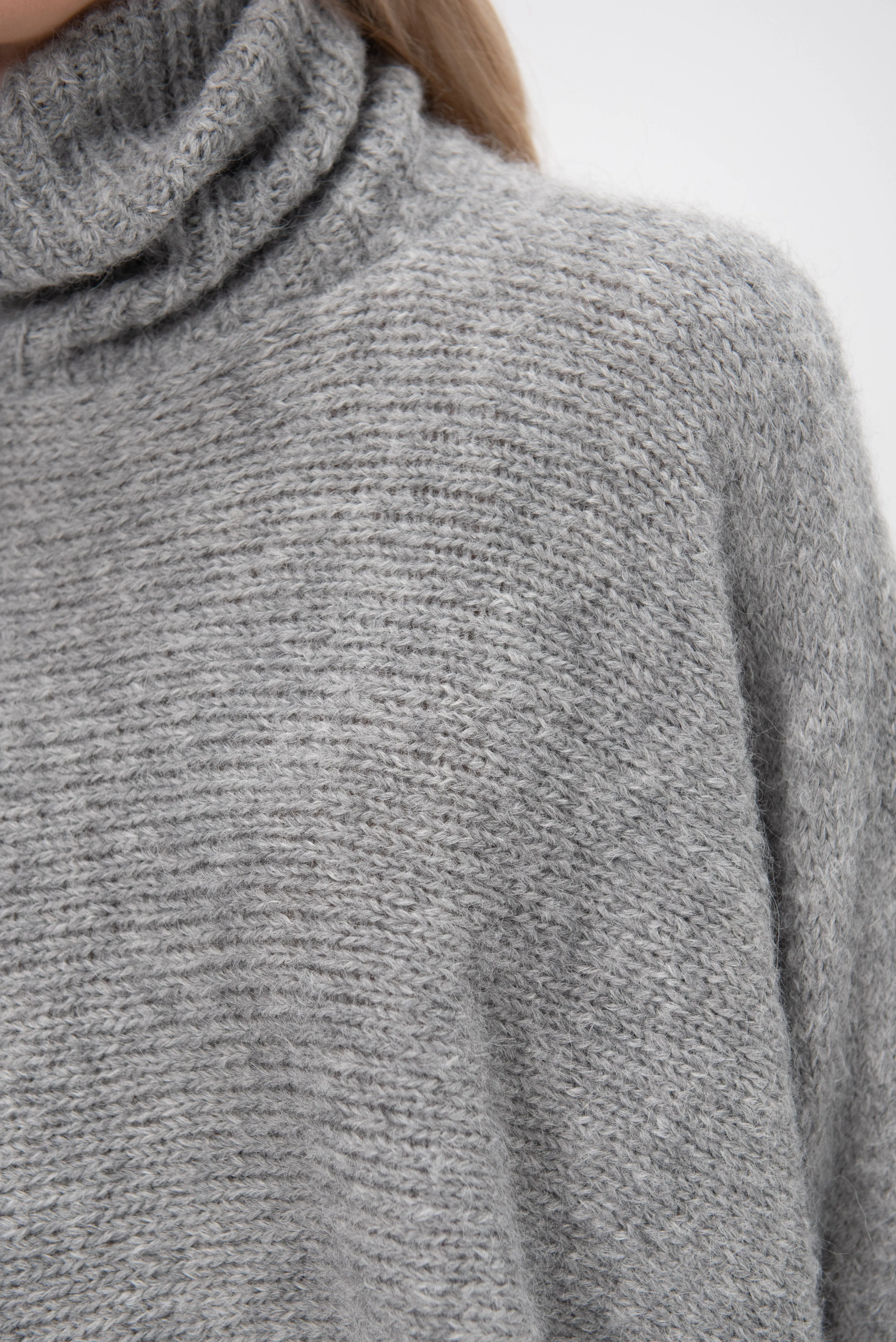 Alpaca Turtleneck, Grey