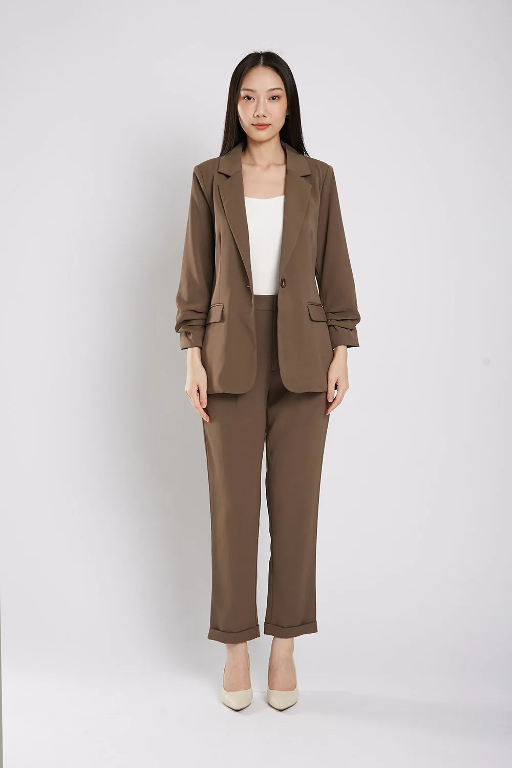 Carinne Tailored Pants in Coffee