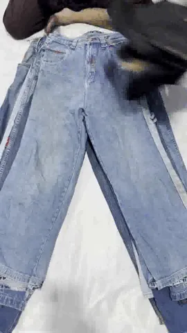 Hip-hop jeans 18 pieces Pelle Pelle, Chams, Mark, Armored Saint, Rocawear, Pepe Jeans, Osaka Tiger, Ecko, Southpole, Dogways Wear, Akdmks, Orb, Camp David, Reed Denim, Here There, Lot29 Loxe