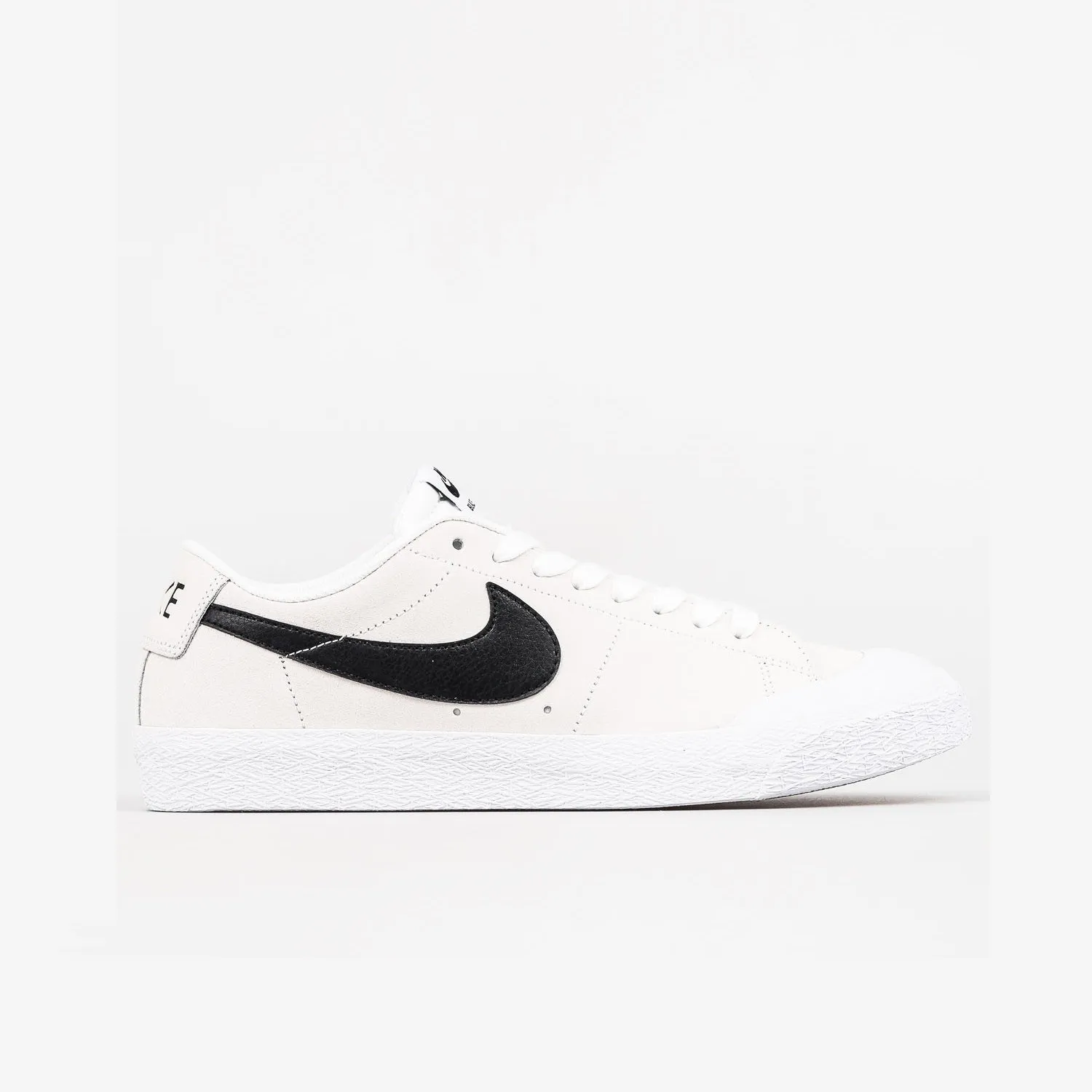 Nike Shoes SB Zoom Blazer Low XT - Summit White/Black White