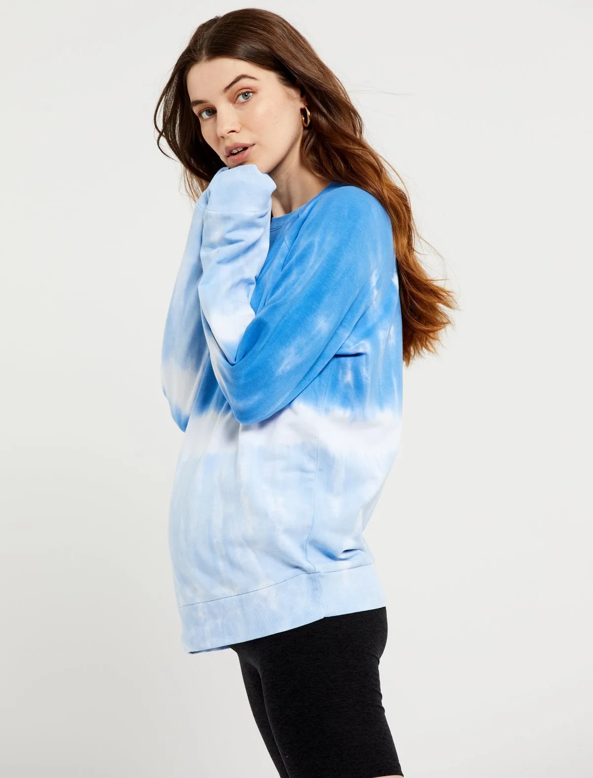 Tie-Dye Crew Neck Maternity Sweatshirt in Blue Tie-Dye