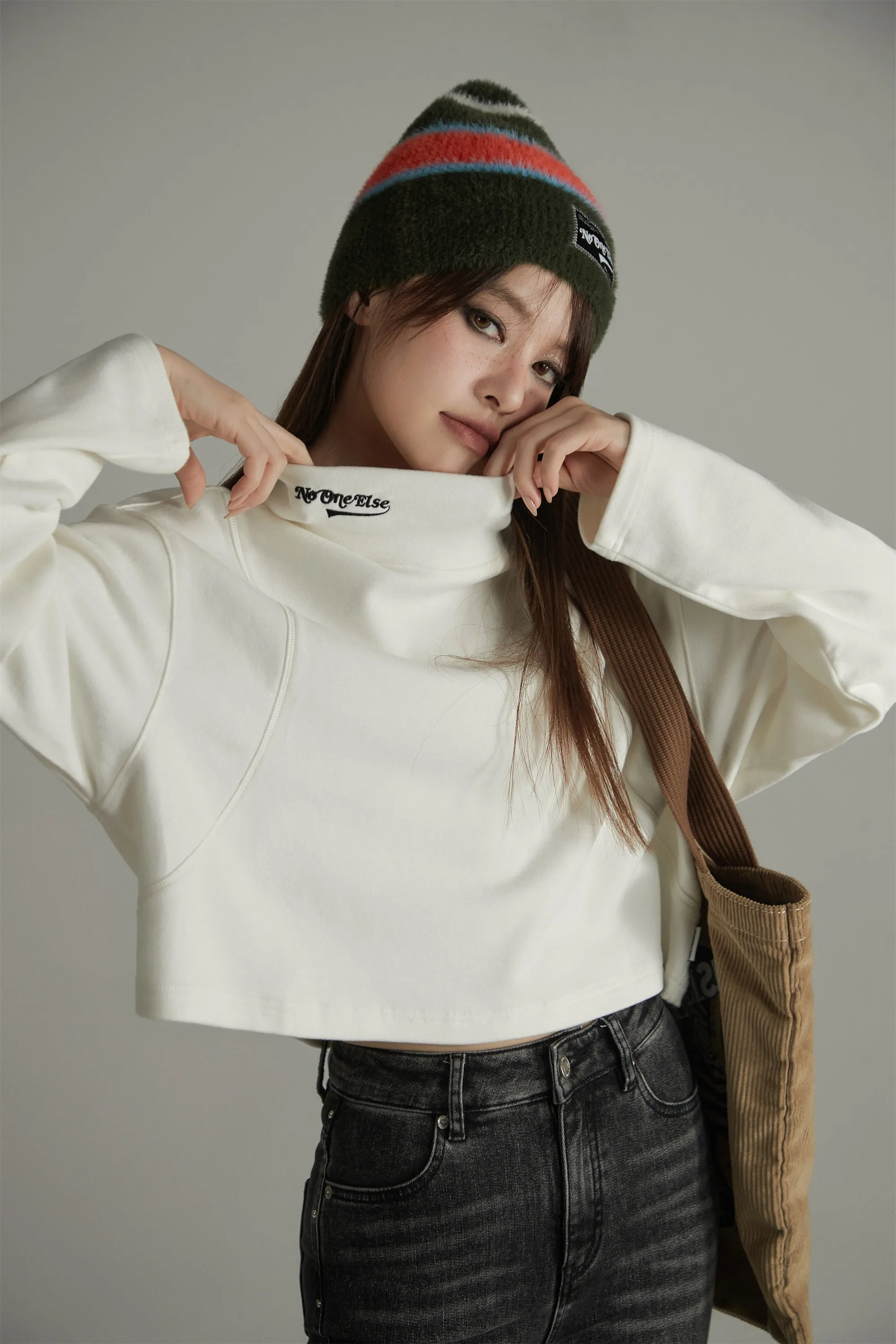 Wide Turtleneck Long-Sleeves Top