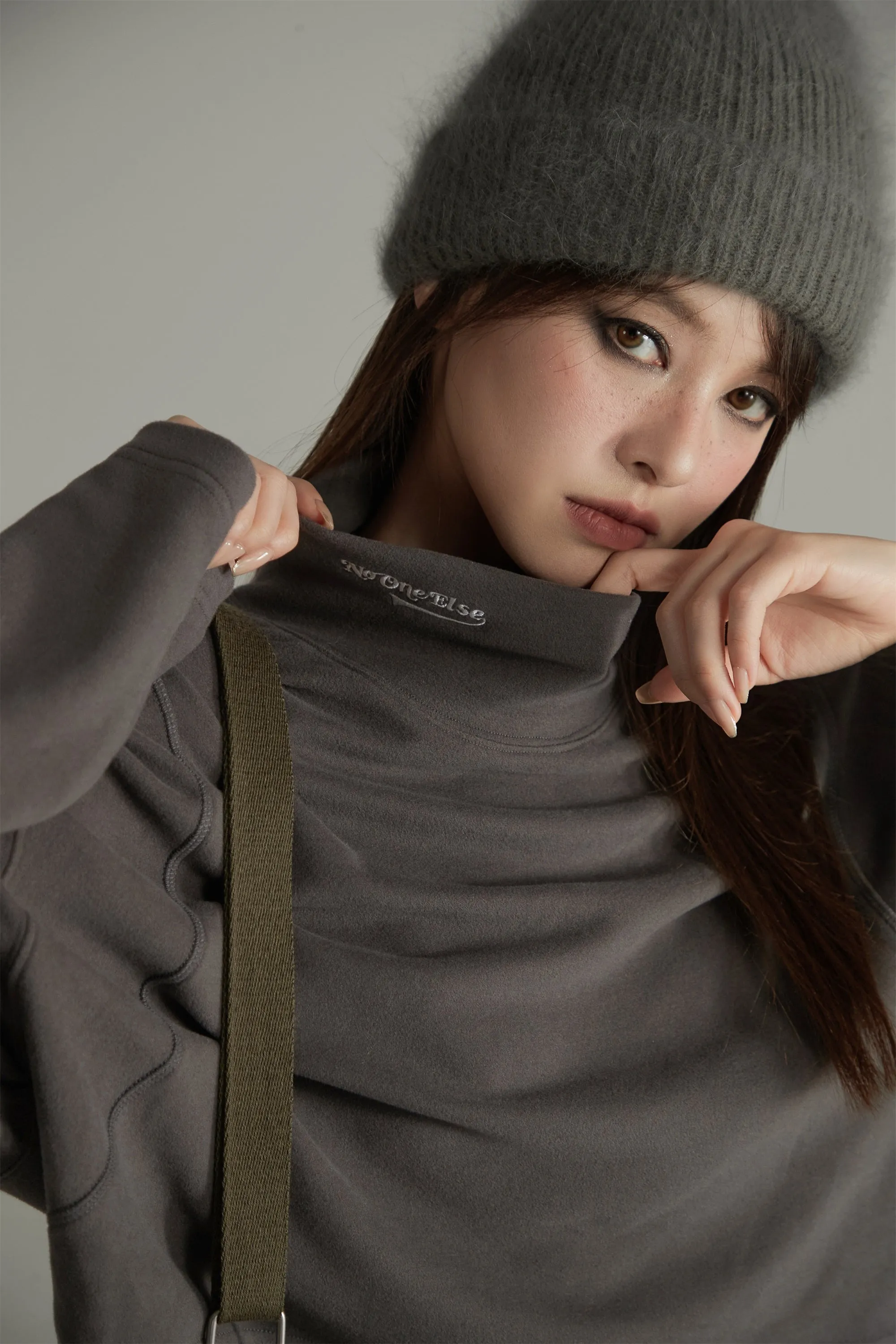 Wide Turtleneck Long-Sleeves Top