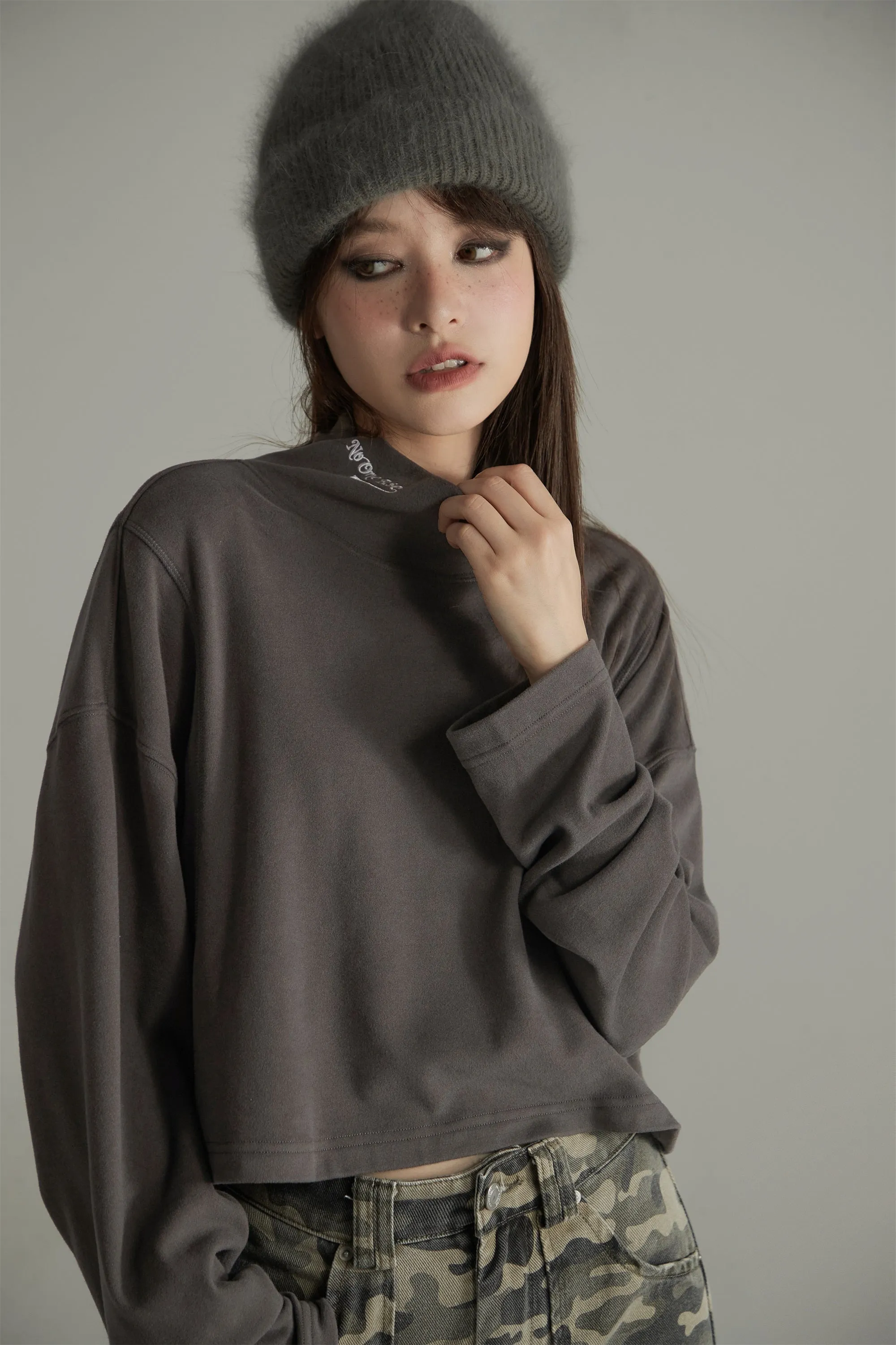 Wide Turtleneck Long-Sleeves Top