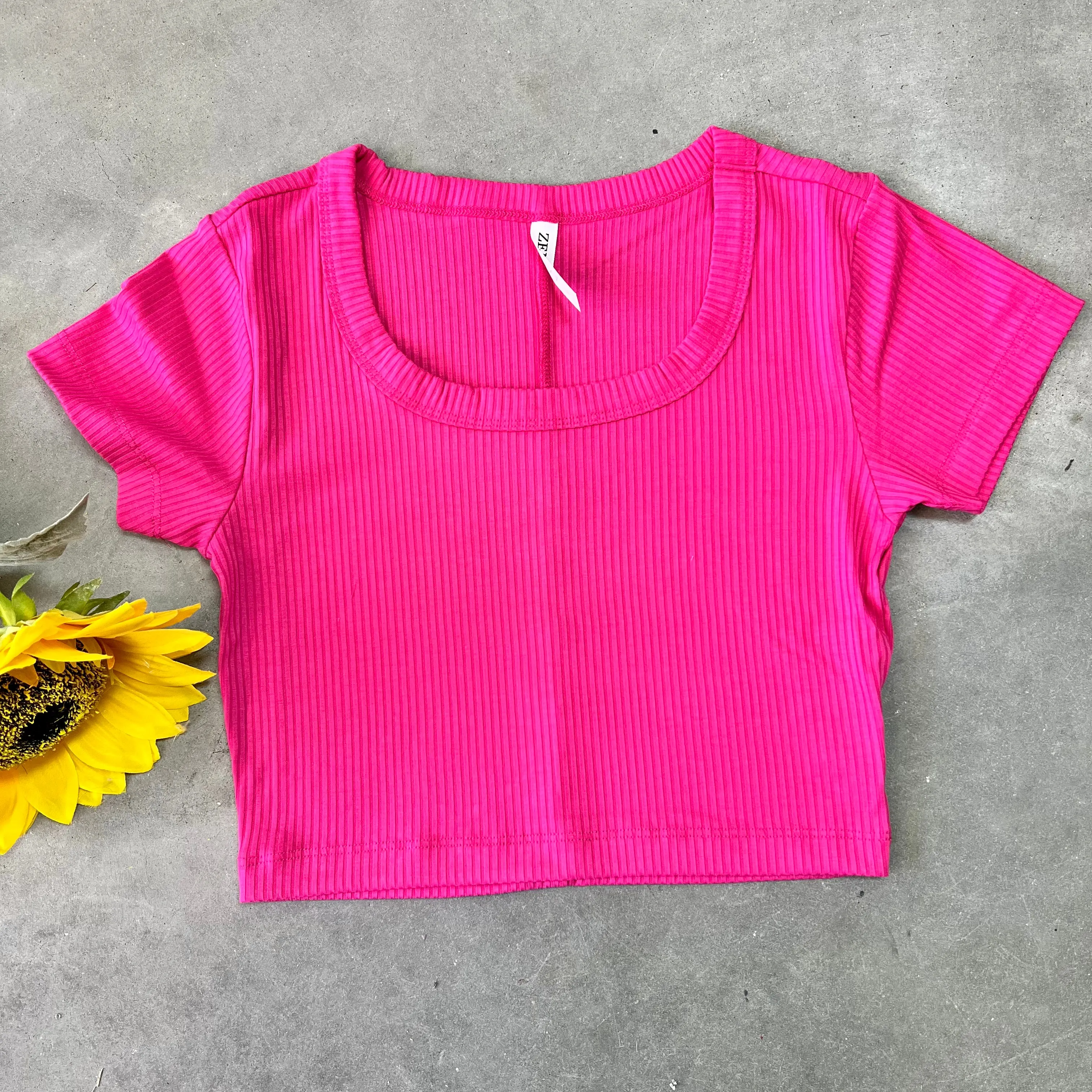 Zenana Ribbed Scoop Neck Crop Top